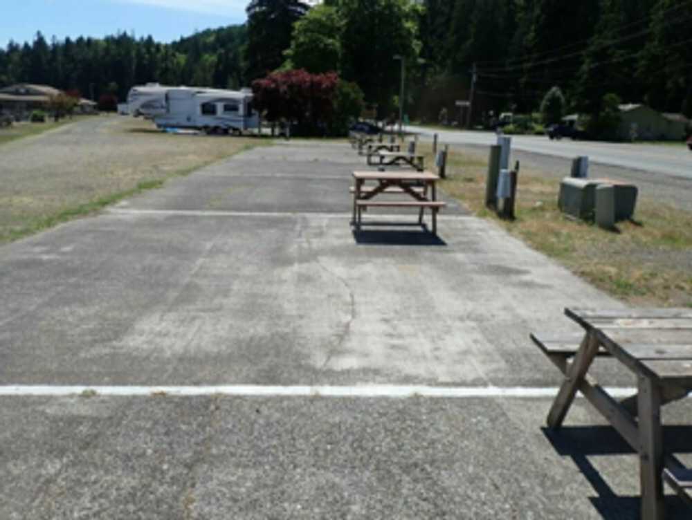 Rest A While, Hoodsport, Washington - Photo 3