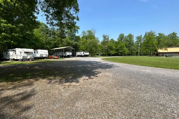 Buckhorne Country Store and Campground – photo 1