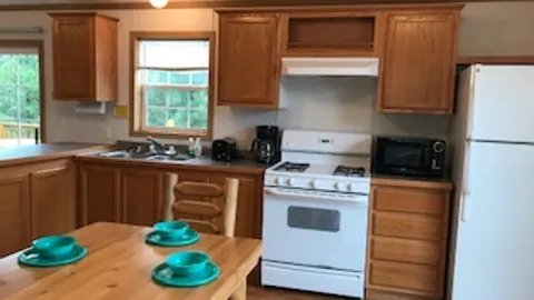 Poolside Cottage — image 2 of 7