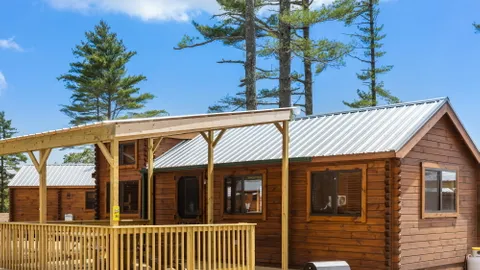 Cranberry Cottage w/covered porch — image 2 of 6
