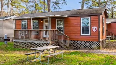 Cottage — image 1 of 9