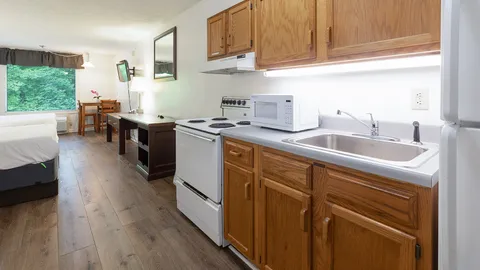 Double Queen w/Kitchenette (NO PETS) — image 1 of 3