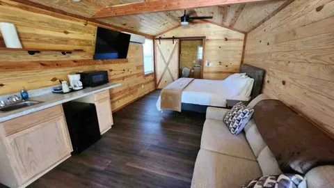 RUSTIC CABIN — image 2 of 5