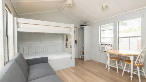 Deluxe Country Cabin — image 2 of 6