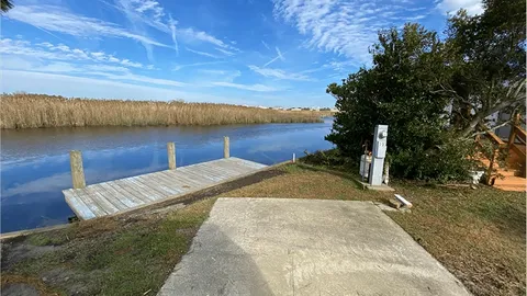 Premium Waterfront RV Site w/Dock — image 11 of 11