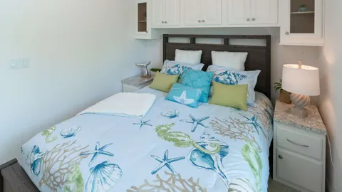Premium 1 Bedroom Cottage — image 2 of 9