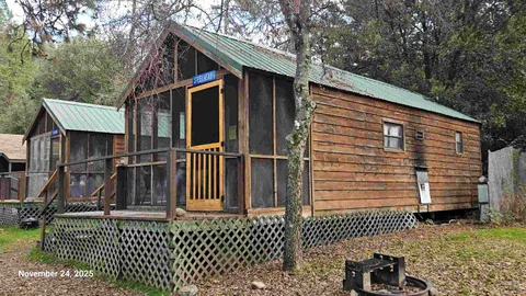 Steelhead Deluxe Cabin — image 15 of 15