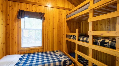 2 Bedroom Luxury Cottage — image 2 of 14