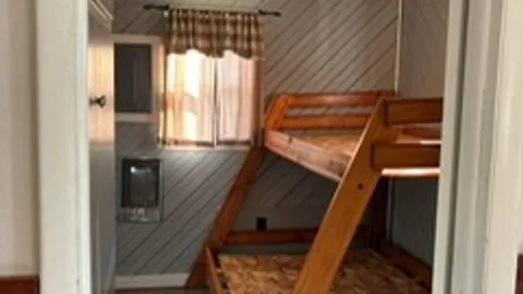 Blue Cabin — image 2 of 5