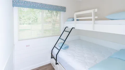 Deluxe Cottage 2 Bedrooms — image 2 of 10