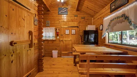 Log Cabin - LC1 — image 2 of 10