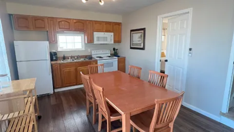 Chalet (8 Person) — image 11 of 11