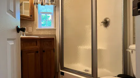 Whispering Pines Cottage — image 4 of 4
