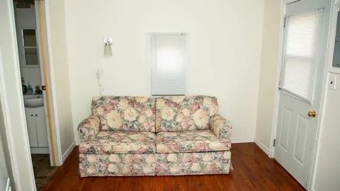 Cabin 60 — image 6 of 6