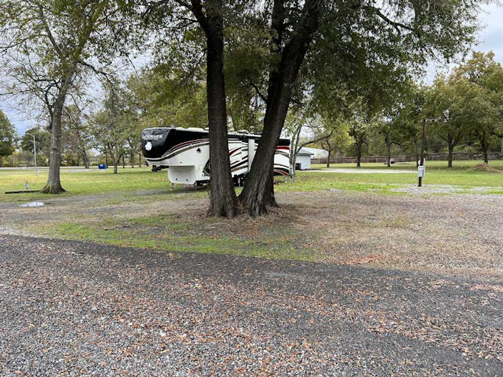 Pecan Place RV Park - Photo 4