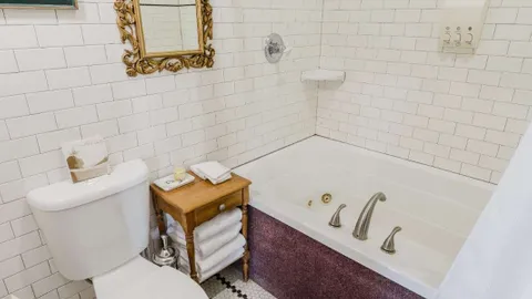 Greentree Suite — image 2 of 7