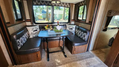C11 - White Hawk by Jayco — image 6 of 6