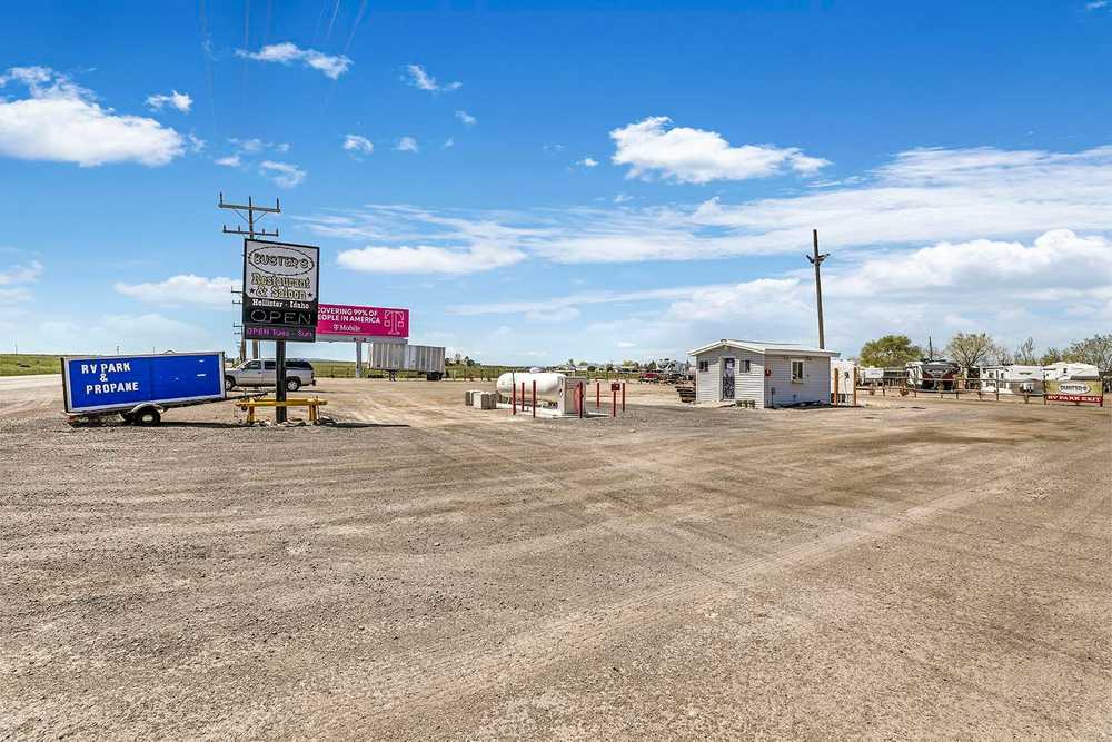 Buster's RV & Saloon, Hollister, Idaho - Photo 4
