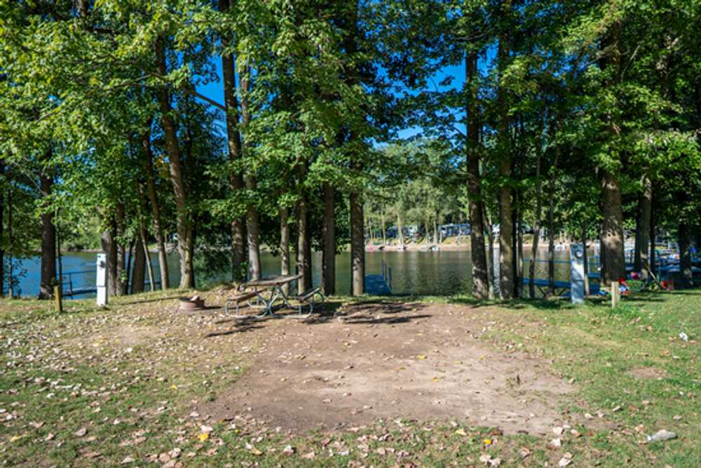 30/50 Amp Waterfront RV Site