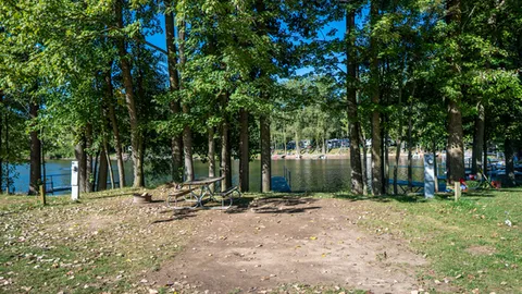 30/50 Amp Waterfront RV Site — image 1 of 4