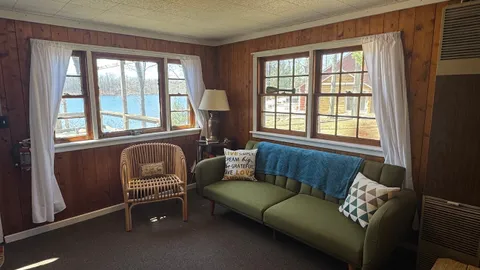 Ma's Cabin — image 2 of 9