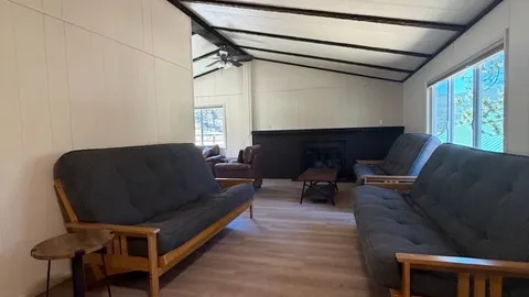 Rustic Bear Lodge — image 8 of 8