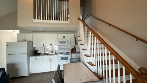 Lakefront Cottage - 2 Queen Beds — image 2 of 19
