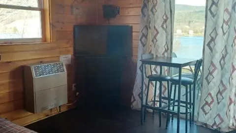 Tiny House — image 2 of 7