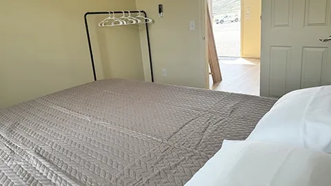 Wildlife Lane Deluxe Cabin 11 — image 2 of 20