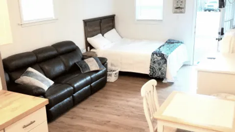 White River Resort unit 2 — image 2 of 10