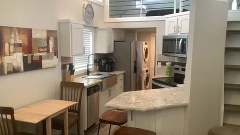 1 Bedroom Vacation Rental w/ Loft — image 6 of 6