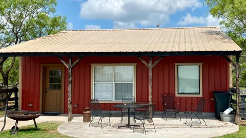 Longhorn Lodge — image 1 of 8