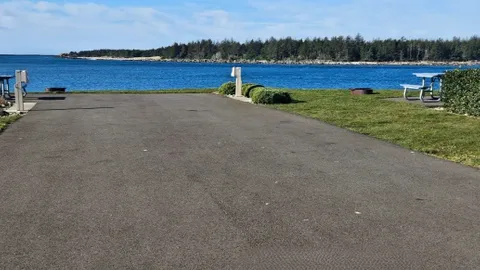 Point Deluxe Waterfront River View — image 4 of 4
