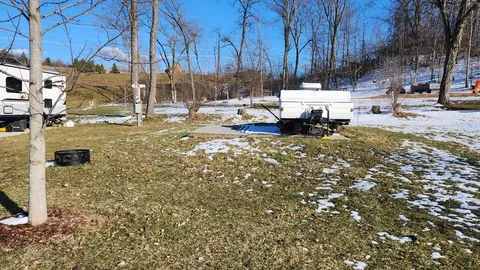 Small RV w/ water & 30amp elec. — image 2 of 4