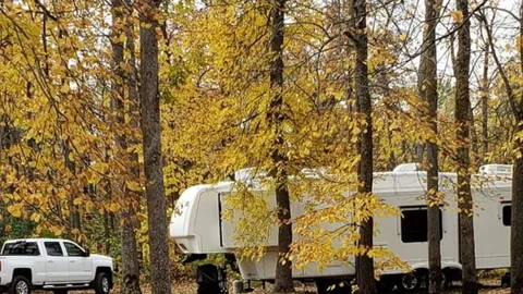 30/50 Amp Standard RV Site — image 1 of 3