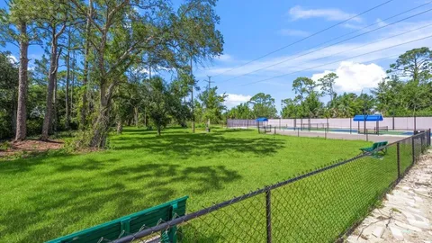Lakefront Pull-In RV Site — image 2 of 11