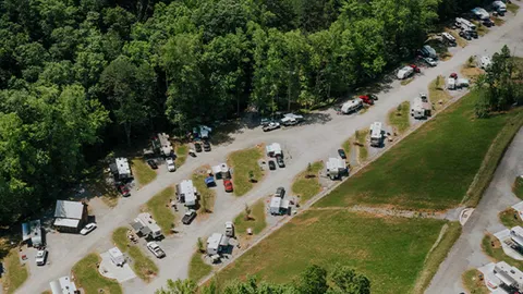 Premium Pull-Thru RV Site — image 4 of 4