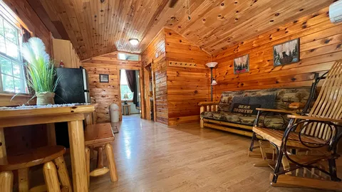 Timber Ridge Retreat — image 4 of 4