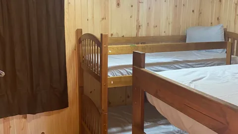 Moose Lodge - sleeps 9 — image 1 of 7