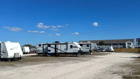 Standard Pull-Through 20/30/50 Amp RV Sites — image 2 of 10