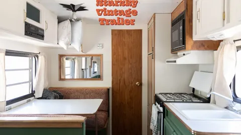 Vintage RV — image 11 of 11