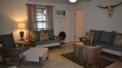 Cabin 4 — image 2 of 3