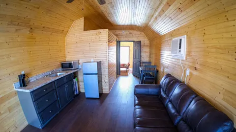 1 Bedroom Cabin — image 10 of 10