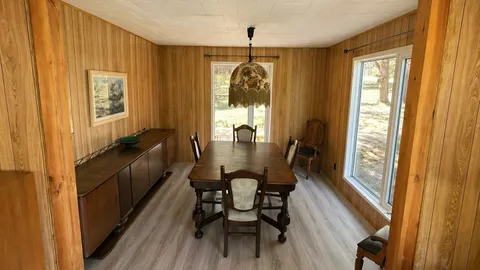 Deluxe Cottage — image 2 of 11