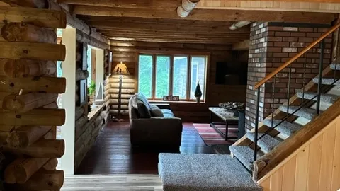 Lake House — image 2 of 13