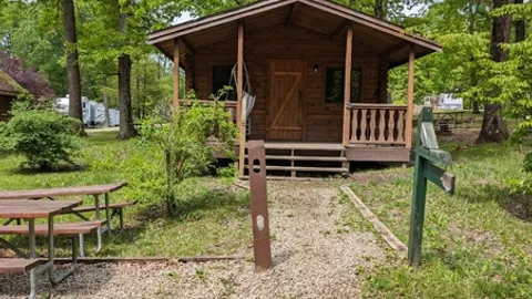 C03 Quail Cabin — image 2 of 15