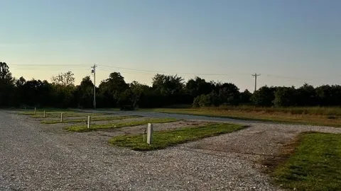30/50 Pull-Through Full Hookup Site — image 2 of 3