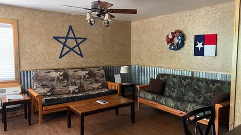 Texas Two-Step Cabin — image 2 of 7