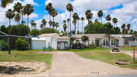 30/50 Amp San Gabriel Circle RV Lot — image 2 of 16