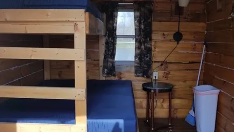 Cabin 5 — image 3 of 3